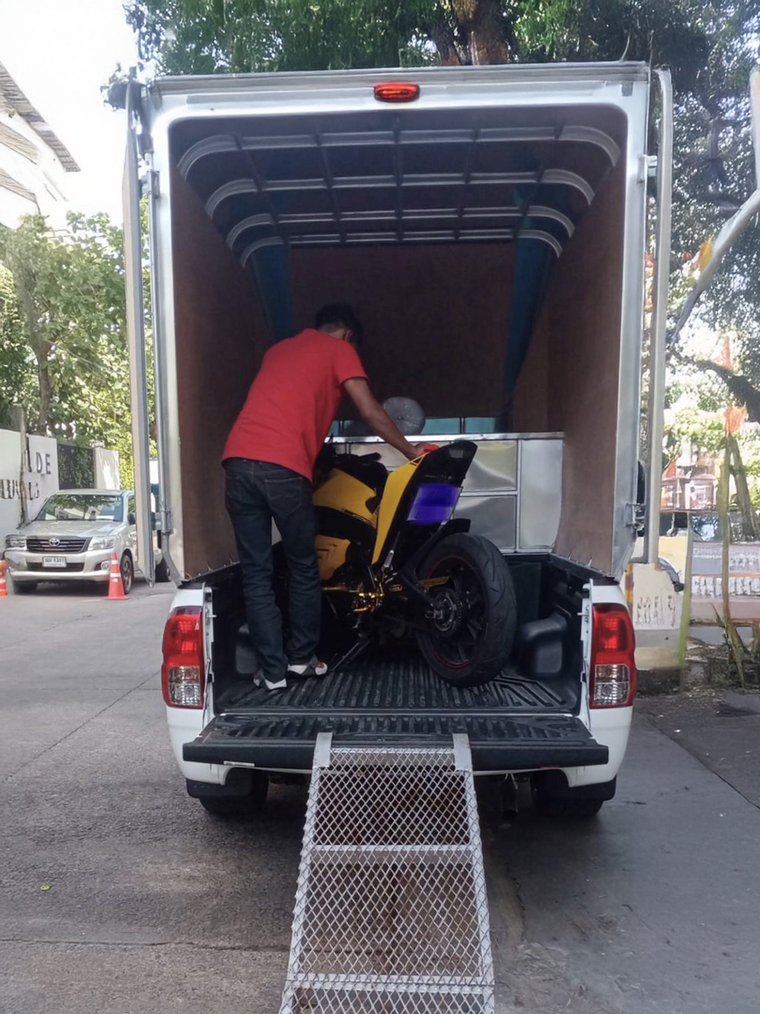 55 - https://tanapoltransport.com | บริการรถรับจ้างขนของทั่วไทย มีรถบรรทุก 4-6-10 ล้อ รถเฮี๊ยบ เครน ให้บริการครบวงจร ขนย้ายบ้าน สำนักงาน วัสดุก่อสร้าง พร้อมทีมงานยกของและช่างเฟอร์นิเจอร์ ราคาถูก ปลอดภัย ติดต่อ 24 ชม.